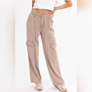 New Women's Taupe Cargo Pants
